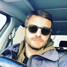 Con BANCOMAT Pay® puoi pagare i tuoi acquisti nei negozi convenzionati,  scambiare denaro con i contatti della tua rubrica direttamente dall'app  Intesa Sanpaolo Mobile sul tuo smartphone e molto altro. Scopri tutte