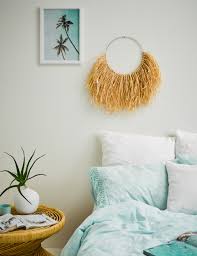 Staring at your empty wall and thinking how to transform it into an inspiring boho wall masterpiece? How To Create A Beachy Boho Wall Hanging In 5 Easy Steps