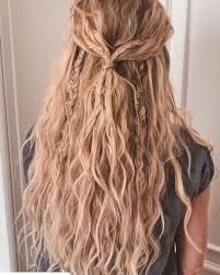 Timeless Beach Waves Are The Perfect Summer Hairstyle Rock Your Summer With 15 Incredibly Cute And Super Easy S Hair Styles Summer Hairstyles Long Hair Styles