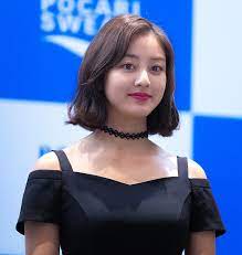 Zumeist tritt sie unter ihrem . Jihyo Wikipedia