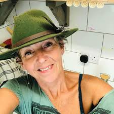 THE FOOD OF LOVE* ✨Chocolate making workshop with essential oils ✨  Wednesday 12th February