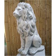 Sitzender Loewe Aus Steinguss Lowe Skulptur Kunst Skulpturen Steine