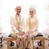 Kebaya juga dikenal sebagai pakaian adat jawa secara keseluruhan. Https Encrypted Tbn0 Gstatic Com Images Q Tbn And9gcsoayn6y 9k9fvyt3yyf40ooll83w8n68slzzwdxs Usqp Cau