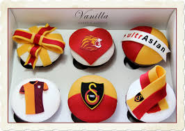 Galatasaray Cupcake Taraftar Dogumgunu Cupcakeleri Takim Cupcake Leri Gs Cupcake Pastalar Kurabiyeler Kurabiye