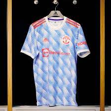 According to what the club communicated, the shirt is inspired by the power of youth and the new generations that have promoted the most glorious times of manchester united. Gostevaya Forma Manchester Yunajted 21 22 Footykits Ru Vse O Futbolnoj Forme