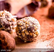 The national diabetes education program estimates the average calories at 80 calories per oz. Amaretto Liqueur About Nutrition Data Where Found And 123 Recipes