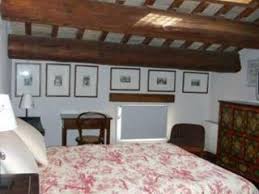 Vantando la posizione accanto al mausoleo di galla placidia, l'hotel consiste di 6 camere con una vasca con idromassaggio e vasche con idromassaggio. A Casa Di Paola Suite Bb Ravenna Adriatic Riviera Italy Travel Republic