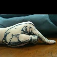 Isabel Ramos Adli Kullanicinin Tattoo Panosundaki Pin Fil Dovmeleri El Dovmeleri Hayvan Dovmeleri