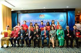 Maszlee bin malik, minister of education, said i want to sincerely thank huawei malaysia for. Ten Selected Malaysian Students Flagged Off By The Education Minister Under The Huawei Malaysia Seeds For The Future 2018 Program Huawei Malaysia