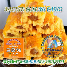 Masukkan susu bubuk dan tepung terigu sambil diayak, aduk dengan sendok. Harga Kue Nastar Gulung Terbaru Juli 2021 Biggo Indonesia