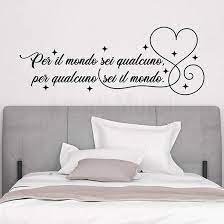 Se scegli una forma particolare, dovrebbe iniziare da un lato del letto e non essere centrata, ma armoniosa. Adesivi Con Frasi Per Camera Da Letto Decorazioni Da Parete Moderne