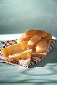 Si tratta di una pasta di pane fritta, che si può gustare in versione dolce o salata. Gli Sgabei Fritti Ricetta Spezzina Fregosi Lisa Mumcakefrelis