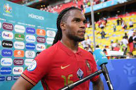 Последние твиты от renatosanches (@renatosanches35). Former Bayern Munich Midfielder Renato Sanches Reacts To Portugal S 4 2 Loss To Germany Bavarian Football Works