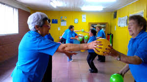 Iv juegos recreativos y deportivos para el adulto mayor en cali contará con la participarán de unos 3.000 abuelos. Gimnasio Tercera Edad Buscar Con Google Juegos Para Adultos Mayores Gimnasio Para Ancianos Estimulacion Cognitiva Para Adultos