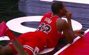 Early in the season, dunn missed 24 games due to an mcl sprain, then a mar. Kris Dunn Faceplanted So Hard After A Dunk He Left A Mark On The Court Brobible