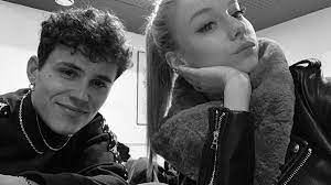 Последние твиты от best of aron piper (@bestofaron). Best Of Ester On Twitter Ester Exposito With Aron Piper