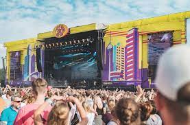 Ganz am ende immerhin steht ein song, den demba lange vor seinem tod aufgenommen hat. Lollapalooza Berlin 2018 Offizielles Line Up Des Festivals Steht Panorama Stuttgarter Zeitung