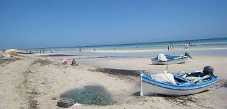 Roll a little strand of date filling and place it into the gutter. Pin Auf Island Djerba Tunisia