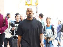 Shorter men are often told to wear small tie knots (like the four in hand), but this one size fits all solution lacks nuance. Baggy T Shirt For Men Gq