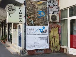 A mediados de los 70, en un barrio residencial de una ciudad americana vive en perfecta armonía la familia lisbon. Four Parts Of A Folding Screen 2018 Anthea Kennedy And Ian Wiblin