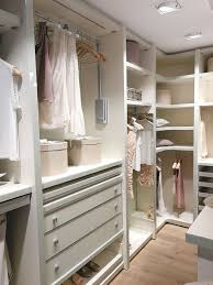 Einbauschranke Nach Mass Begehbare Kleiderschranke In 2020 Dressing Room Design Closet Makeover Room Closet