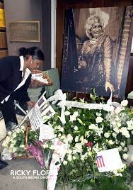 Find the perfect celia cruz funeral service new york city stock photos and editorial news pictures from getty images. Ricky Flores Celia Cruz Funeral