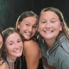 Lori Mays's Instagram, Twitter & Facebook