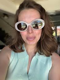 🚨SILLY QUESTION🚨 What's, Best pair of sunglasses to fly in, RAYBAN?