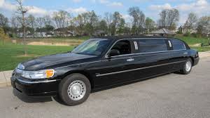 The lincoln town car is the last of its kind. 2001 Lincoln Town Car Limousine F139 1 Kansas City 2015