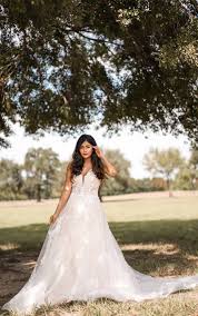 We did not find results for: Brautkleid Im Boho Stil Mit Transparenten Details Stella York Brautkleider