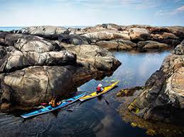 Helpension, picknick, transport till och från leden med eller utan guide. Seekajak Westschweden Top Seekajaktouren Mit Wasserfest