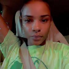 Why does my sim's appearance change unexpectedly in Sims 4?