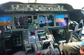 Join our tui netherlands pilots as they prepare the boeing 787 dreamliner for departure out of st maarten airport and follow the taxi, takeoff and some fanta. Boeing 787 Cockpit Displays Engineeringporn