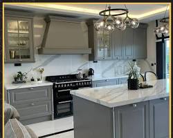 تصویر کابینت نئوکلاسیک آیلکس چوب با رنگبندی متنوع