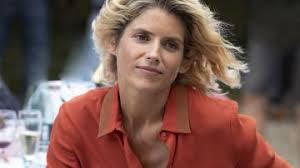 Алис тальони училась на пианистку, закончила парижскую консерваторию (фр. Alice Taglioni Clothes Outfits Brands Style And Looks Spotern