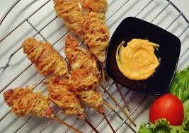 Rasanya emang enak paduan telur yang diolah semacam kremes akan tetapi tidak garing ditambah sosis. Resep Sate Telur Gulung Crispy Ekonomis Isi Sosis 1 Resep Jadi 24pcs Oleh Wardat El Ouyun Cookpad