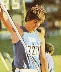 Speerwurf ( speerwerfen, englisch javelin) ist eine disziplin der leichtathletik, bei der ein speer nach einem anlauf möglichst weit zu werfen ist. Olympische Geschichte Finnlands Wikiwand