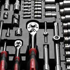 The most comprehensive auto mechanic tools list you will ever find. The Definitive Auto Mechanic Tools List With Pictures And Comments