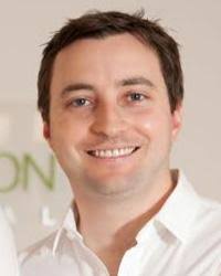 Dr Laurence R McCarthy