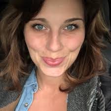 Nicole Reinhardt's Instagram, Twitter & Facebook