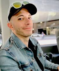 I'm coming Out! I'm excited to finally announce that I am moving into the  editor in chief role at @outmagazine. I'm lucky to work with an incredibly  talented team. I can't wait