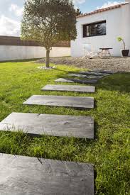 Pas Japonais En Ardoise Carre Noire Cupa Stone Une Pierre Naturelle Avec Une Surface Legerement Amenagement Paysager Naturel Pierres Jardin Amenagement Jardin