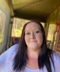 Kelly Powell's Instagram, Twitter & Facebook