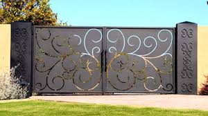 A paved path between the house and the main gate is. Scientific Vastu Main Gate Architecture Ideas