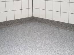 Dieses besteht aus zwei komponenten, nämlich dem harz und dem härter, und kann nach einem exakten vermischen einfach als beschichtung aufgetragen werden. Fussbodenbeschichtung Instandsetzung P Mk Flooring