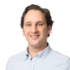 Het is zover, officieel een nieuwe baan, in een hele andere branche. Een  soort het roer om, of beter ... ' Ik Vertrek ' Naast mijn ICT  werkzaamheden, nu vanuit Oostenrijk, zal