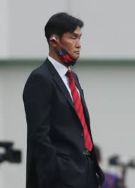 이건 실리축구로 유명했던 fc 서울 감독 최용수가 선수들에게 볼간수와 압박을 굉장히 강조했음을 알려준다. Fcì„œìš¸ ìµœìš©ìˆ˜ ê°ë… ìžì§„ ì‚¬í‡´ ì°¨ê¸° ê°ë…ì€ ë¯¸ì •