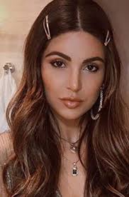 From the most trendy pearls hair clips to sparkle crystal bobby pins and colorful childhood barrettes, hair accessories have been. The Ultimate Guide To Barrettes Howtowear Fashion