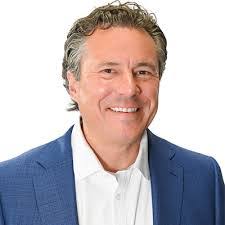 Julie Farris's Instagram, Twitter & Facebook