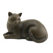 When picking an urn for your cat, it is important to know that the cremation process is completed differently, and pet urns for cats may need additional space for the ashes. Cremation Urns For Pet Ashes Pet Urns Dog Urns Cat Urns Urns For Pet Ashes Pet Cremation Urns